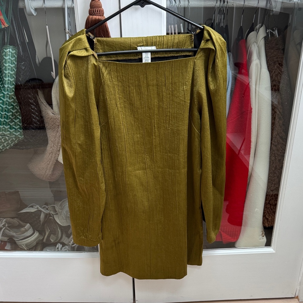 H&M Olive Green Long Sleeve Shift Dress